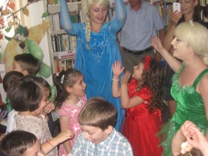 petrecere-Disney-la-biblioteca07