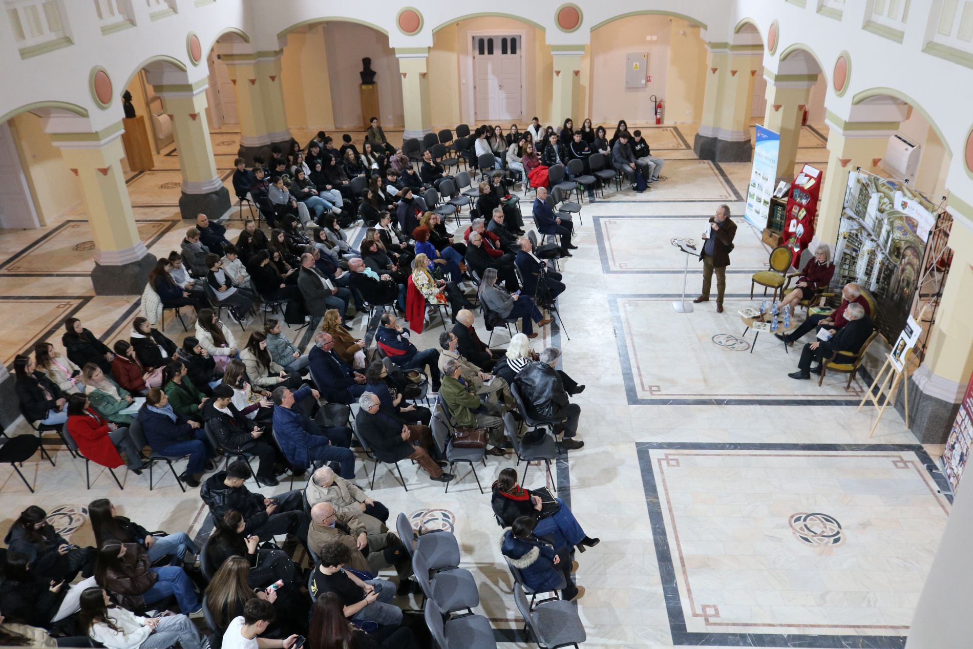 ziua internationala a poeziei foaier